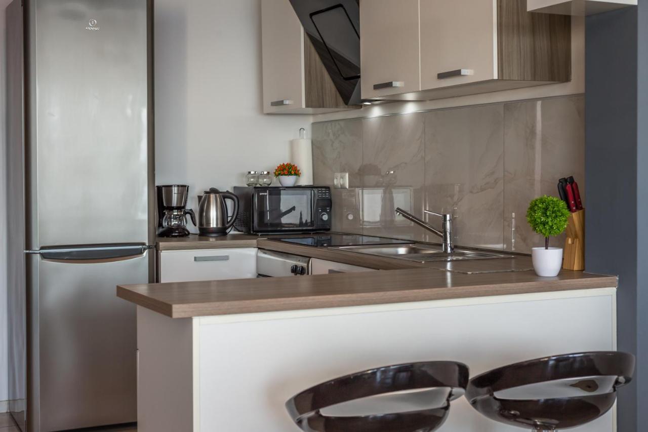 Modern Apartment Omiš Buitenkant foto