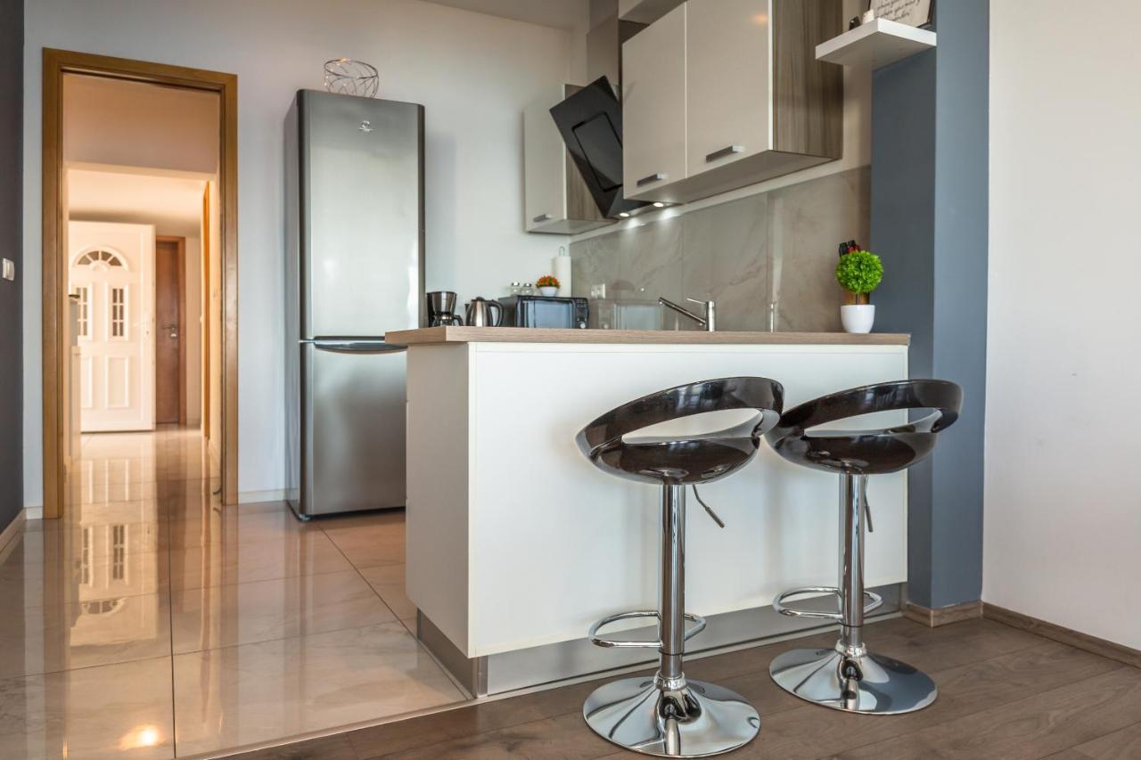 Modern Apartment Omiš Buitenkant foto