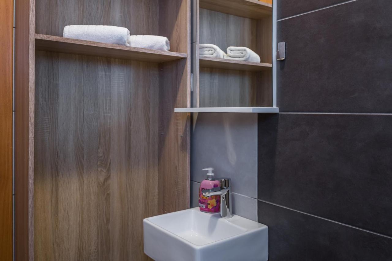 Modern Apartment Omiš Buitenkant foto
