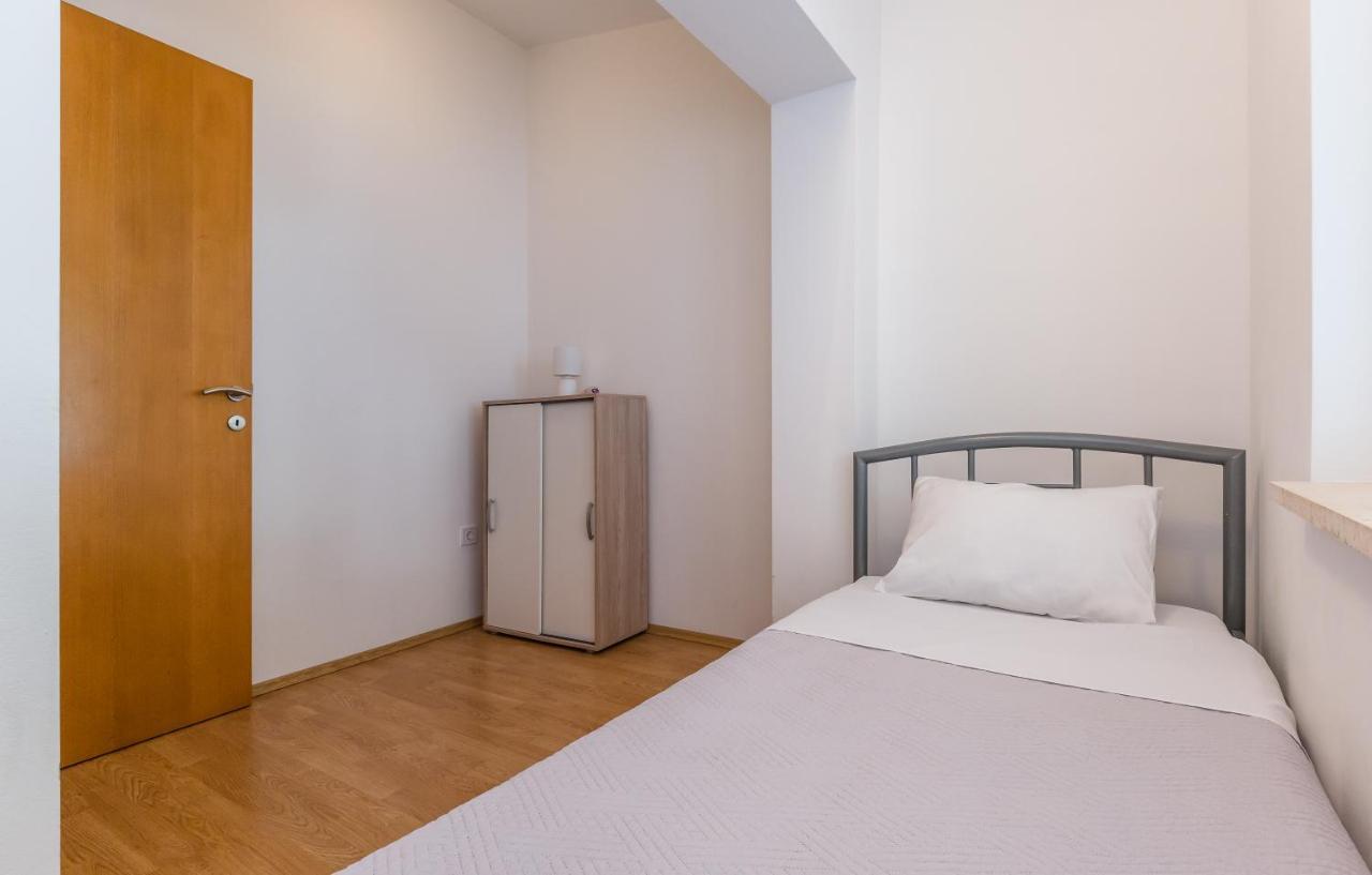 Modern Apartment Omiš Buitenkant foto