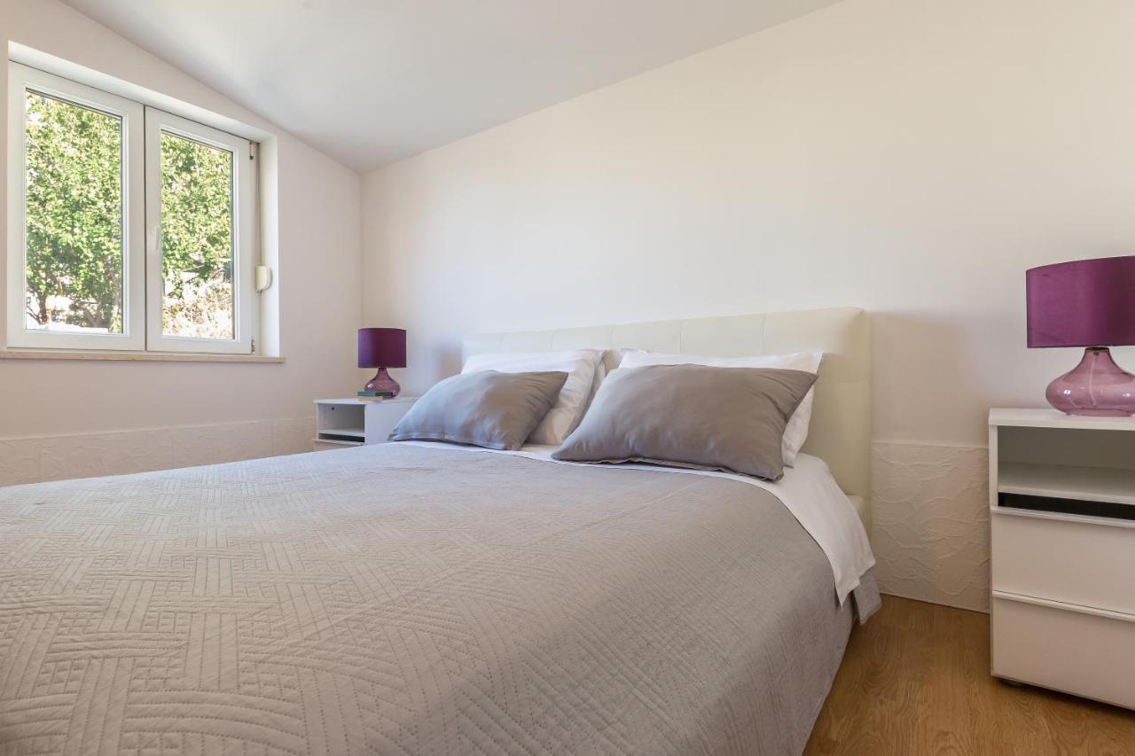 Modern Apartment Omiš Buitenkant foto