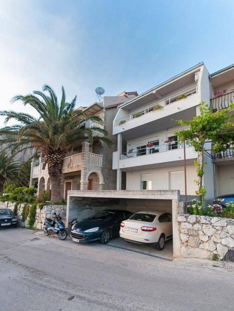 Modern Apartment Omiš Buitenkant foto